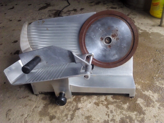 เครื่องสไลด์เนื้อให้มีความหนาบางตามที่กำหนดเนื้อที่สไลด์ออกสวย(VDOให้ดู)