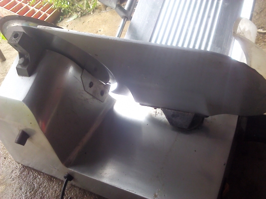 เครื่องสไลด์เนื้อให้มีความหนาบางตามที่กำหนดเนื้อที่สไลด์ออกสวย(VDOให้ดู)