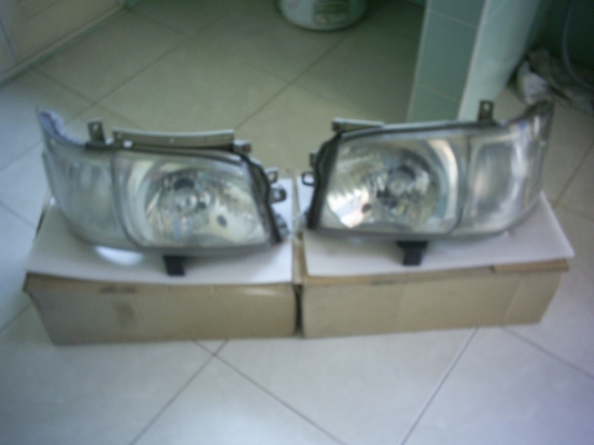 ไฟหน้ารถตู้