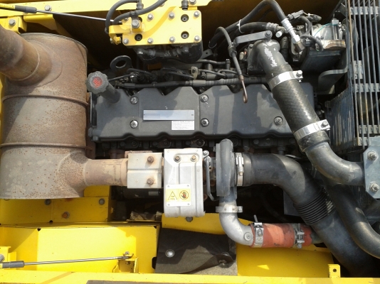 รถแบคโค komutsu  pc200-8 ทำงาน 9,192 ชั่วโมง