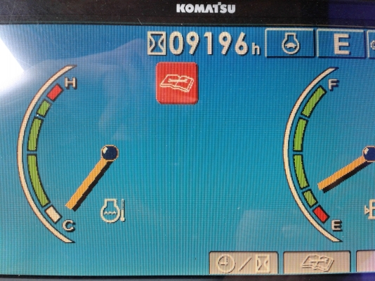 รถแบคโค komutsu  pc200-8 ทำงาน 9,192 ชั่วโมง