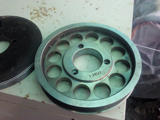 พูลเลย์สายพานร่องตัวVแบบหลายร่องขนาดโต 10 นิ้ว (มี2 ตัว)