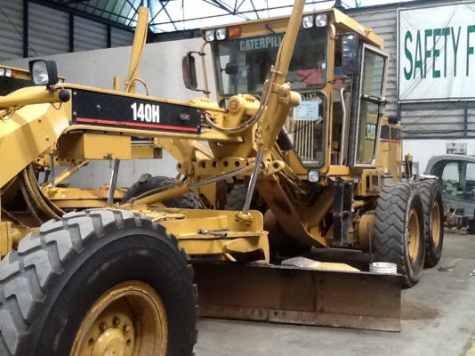 รถเกรด 140H ถึงไทยแล้วค่ะ สภาพดีและสวยมากค่ะ สนใจโทรหาเจี๊ยบเลยค่ะไม่ผิดหวัง 087-3310254 ค่ะ