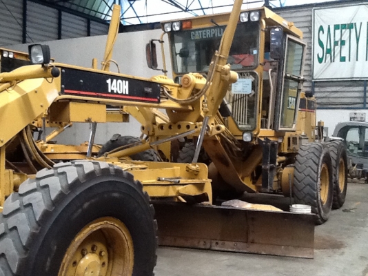 รถเกรด 140H ถึงไทยแล้วค่ะ สภาพดีและสวยมากค่ะ สนใจโทรหาเจี๊ยบเลยค่ะไม่ผิดหวัง 087-3310254 ค่ะ