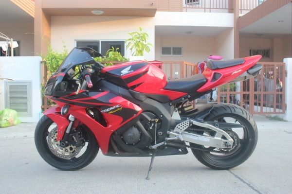 ++ขาย HONDA CBR1000RR ปี2006 สภาพเยี่ยมๆ +++รับเทริน