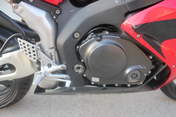 ++ขาย HONDA CBR1000RR ปี2006 สภาพเยี่ยมๆ +++รับเทริน