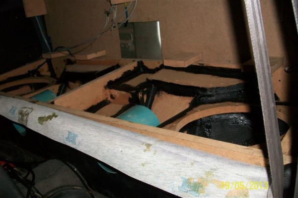 ตู้ใต้เบาะ mighty-x 10นิ้ว1คู่