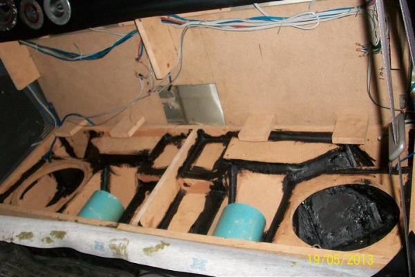 ตู้ใต้เบาะ mighty-x 10นิ้ว1คู่