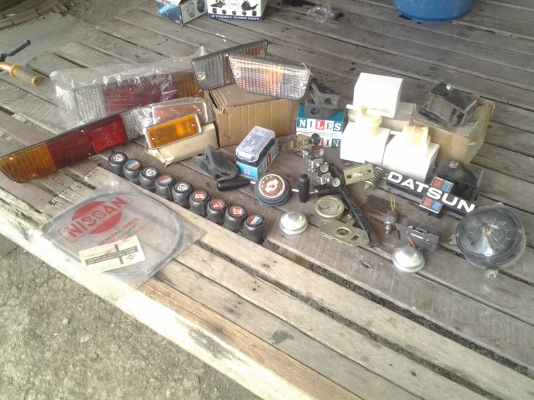 JOECLASSIC..ขายอะไหล่ดัทสันหลายรายการสนใจชิ้นไหนโทรสอบฤามได้เลย...