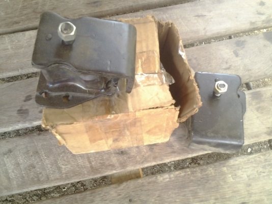 JOECLASSIC..ขายอะไหล่ดัทสันหลายรายการสนใจชิ้นไหนโทรสอบฤามได้เลย...