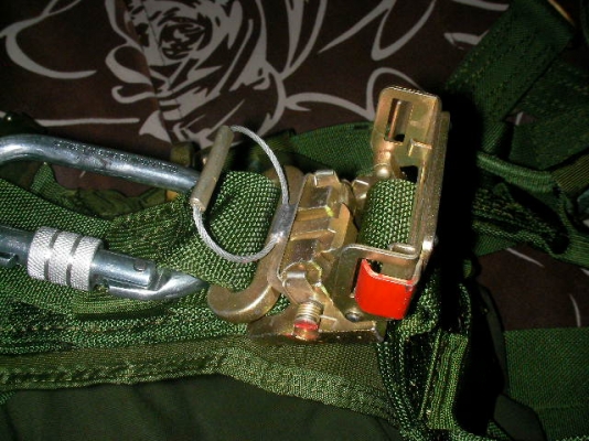 ฮาเนสพลร่ม