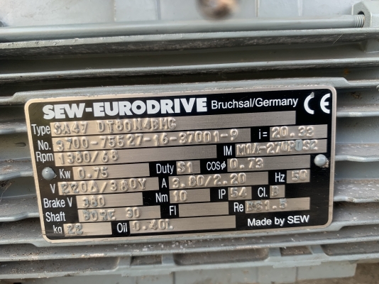 ขายมอเตอร์เกียร์แบบเพลาสวม SEW eurodrive 1HP. 380V Germany อัตราทด 1:20 เพลาออกประมาณ 68 รอบต่อนาที 