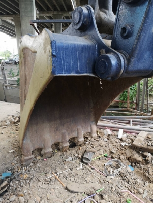 ปิดการขาย!!Komatsu pc200-3 ช่วงล่างเต็ม บูมอาร์มสวย มีลายหัวเจาะ ไม่จุกจิกเรื่องไฟฟ้า พร้อมใช้งาน รา