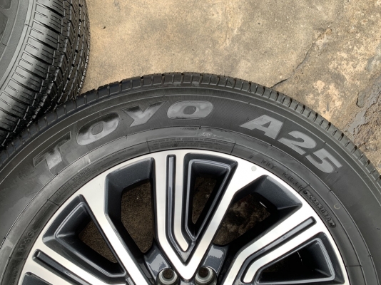 รถออกปีนี้ 20 ล้อแม็กป้ายแดง Nissan Terra ขอบ 18 พร้อมยางป้ายแดง 255-60-18 TOYO ปี 18 สวยกริ๊บ