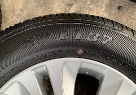 ล้อแม็กป้ายแดง 5รู114 Toyota Revo ขอบ 16 พร้อมยางป้ายแดง 215-65-16 Dunlop ปี 19 สวยกริ๊บ