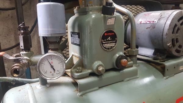 ปั๊มลมมือสองจากญี่ปุ่น Hitachi-Bebicon 1แรง ตรวจเชค ทดสอบเรียบร้อย ทุกๆระบบใช้งานได้ดีมากครับ ปั๊มลมมือสองจากญี่ปุ่น Hitachi-Bebicon 1แรง ตรวจเชค ทดสอบเรียบร้อย ทุกๆระบบใช้งานได้ดีมากครับ