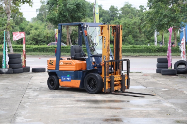 Toyota 5FD25 ยก2.5ตัน เสา3เมตร แผงงาสไลด์ นำเข้าจากญี่ปุ่น
