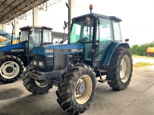 ขายรถไถ New Holland 6640 เก่านอกแท้ 90 แรงม้า 4 สูบ เกียร์ 16x16 รถสวยพร้อมใช้งานครับ