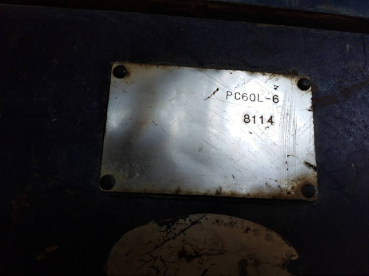 รถขุด KOMATSU PC60L-6 รุ่นใบแทรคพิเศษ สภาพรถพร้อมใช้งาน ราคาต่อรองได้