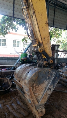 รถขุด KOMATSU PC60L-6 รุ่นใบแทรคพิเศษ สภาพรถพร้อมใช้งาน ราคาต่อรองได้