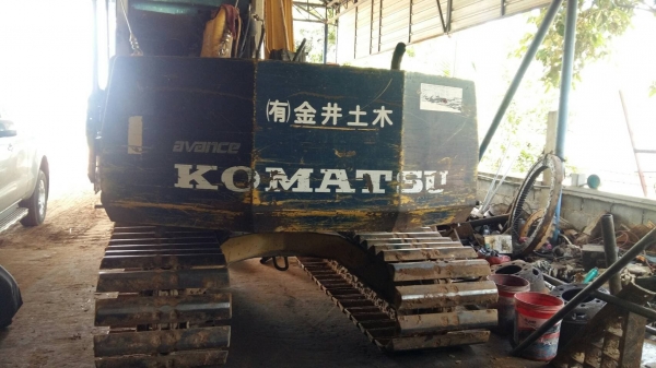 รถขุด KOMATSU PC60L-6 รุ่นใบแทรคพิเศษ สภาพรถพร้อมใช้งาน ราคาต่อรองได้