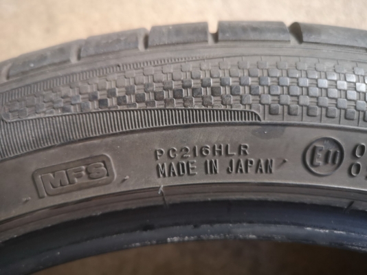 ขายยาง 215/45 r18 Dunlop (Japan) ปี15 4เส้น 2,000.-