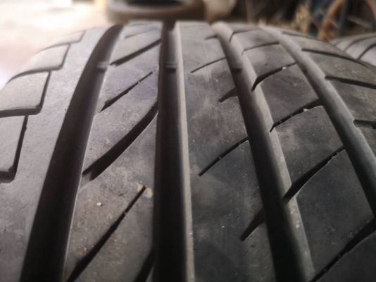 ขายยาง 215/45 r18 Dunlop (Japan) ปี15 4เส้น 2,000.- ขายยาง 215/45 r18 Dunlop (Japan) ปี15 4เส้น 2,000.-