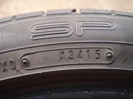 ขายยาง 215/45 r18 Dunlop (Japan) ปี15 4เส้น 2,000.- ขายยาง 215/45 r18 Dunlop (Japan) ปี15 4เส้น 2,000.-