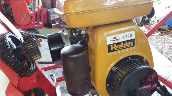 เครื่องสับกิ่งไม้  พร้อมใช้งาน