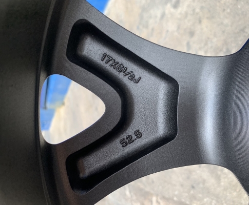 ล้อแม็ก Mazda 3 ลายก้าน Y ขอบ 17 สีเทากัน สวยๆ