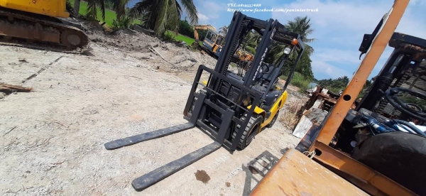 SALE !!ลดกระหน่ำ FROM JAPAN FORKLIFT KOMATSU FD30T-17 รถยกรุ่นใหม่ ปี2011 ขนาด 3 ตัน / เสาสูง 3 เมตร /เกียร์ออโต้ SALE !!ลดกระหน่ำ FROM JAPAN FORKLIFT KOMATSU FD30T-17 รถยกรุ่นใหม่ ปี2011 ขนาด 3 ตัน / เสาสูง 3 เมตร /เกียร์ออโต้