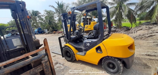 SALE !!ลดกระหน่ำ FROM JAPAN FORKLIFT KOMATSU FD30T-17 รถยกรุ่นใหม่ ปี2011 ขนาด 3 ตัน / เสาสูง 3 เมตร /เกียร์ออโต้ SALE !!ลดกระหน่ำ FROM JAPAN FORKLIFT KOMATSU FD30T-17 รถยกรุ่นใหม่ ปี2011 ขนาด 3 ตัน / เสาสูง 3 เมตร /เกียร์ออโต้