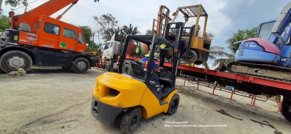 SALE !!ลดกระหน่ำ FROM JAPAN FORKLIFT KOMATSU FD30T-17 รถยกรุ่นใหม่ ปี2011 ขนาด 3 ตัน / เสาสูง 3 เมตร /เกียร์ออโต้ SALE !!ลดกระหน่ำ FROM JAPAN FORKLIFT KOMATSU FD30T-17 รถยกรุ่นใหม่ ปี2011 ขนาด 3 ตัน / เสาสูง 3 เมตร /เกียร์ออโต้