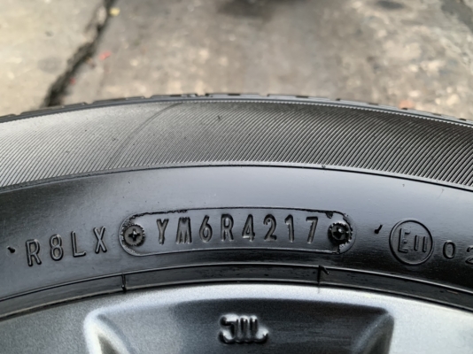 ล้อแม็ก Mazda 2 Skyativ ขอบ 15 สีดำ มิดไนท์ พร้อมยาง 185-65-15 Dunlop ปลายปี 17 สภาพดี