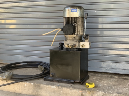 ขายชุดปั๊มน้ำมันไฮโดรลิค Hidroirma ขนาด 4HP. 380V made in Italy มาพร้อมตัวมือโยกคอนโทรล สภาพสวย หมุนนิ่ม พร้อมใช้งาน มีชุดสายไฮโดรลิคมาให้ด้วยครับ ราคา 7,800 บาท