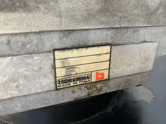 ขายชุดปั๊มน้ำมันไฮโดรลิค Hidroirma ขนาด 4HP. 380V made in Italy มาพร้อมตัวมือโยกคอนโทรล สภาพสวย หมุนนิ่ม พร้อมใช้งาน มีชุดสายไฮโดรลิคมาให้ด้วยครับ ราคา 7,800 บาท