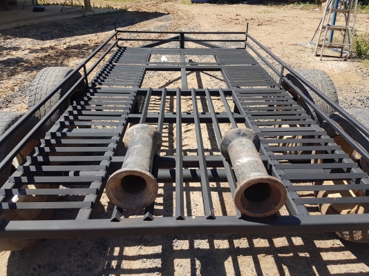 สาลี่พ่วงรถไถเล็ก