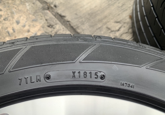 ล้อแม็ก Honda HRV ขอบ 17 สีบอร์นเงิน แถมยาง 215-55-17 Dunlop ปี 15 ล้อแม็ก Honda HRV ขอบ 17 สีบอร์นเงิน แถมยาง 215-55-17 Dunlop ปี 15