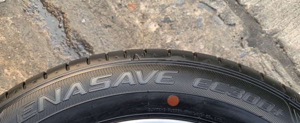 ยางใหม่ป้ายแดง 185-60-15 Dunlop ปี 20 สวยกริ๊บๆ