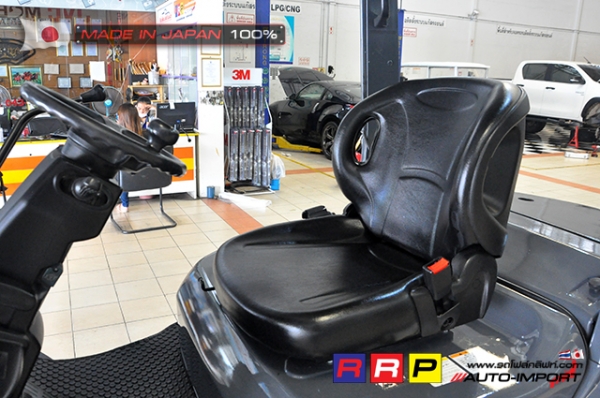 ขายรถโฟล์คลิฟท์มือสอง TOYOTA รุ่น 8FD25-30761 นำเข้าจากประเทศญี่ปุ่น 100\% ไม่เคยใช้งานในไทย