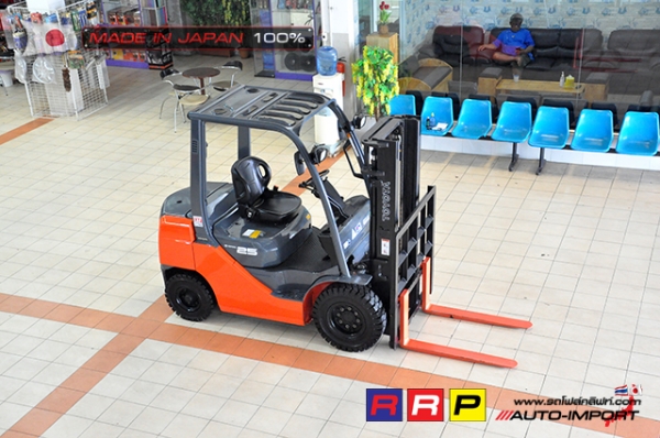 ขายรถโฟล์คลิฟท์มือสอง TOYOTA รุ่น 8FD25-30761 นำเข้าจากประเทศญี่ปุ่น 100\% ไม่เคยใช้งานในไทย