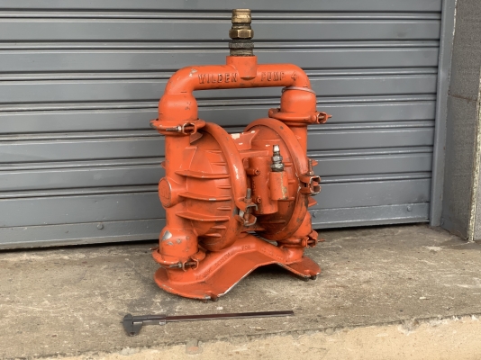 ขายปั๊มไดอะแฟรม Wilden Pump made in USA. ขนาด 1.5นิ้ว สภาพสวยแทบไม่เคยใช้งาน ดูดแรง พร้อมใช้งาน ราคา 9,000 บาท