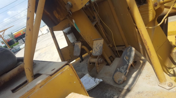 รถตักล้อยาง TCM ST010 เครื่อง 4 สูบ ตักได้ 1 คิว พร้อมใช้งาน