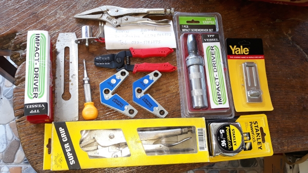 ขายฉากแม่เหล็ก90,60องศา เครื่องมือช่าง1กอง สนใจสอบถามได้ครับ0891786075