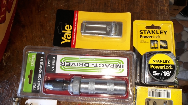 ขายฉากแม่เหล็ก90,60องศา เครื่องมือช่าง1กอง สนใจสอบถามได้ครับ0891786075