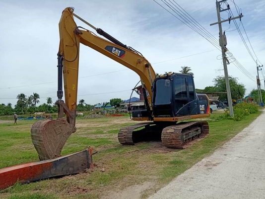 ขายCATERPILLAR. 312D. ทู  มือ 2 เมโทร  สภาพสวยมากๆๆ  แห้ง...ไม่มีผุ...พร้อมใช้  โทร 089-3818694จ๊อย