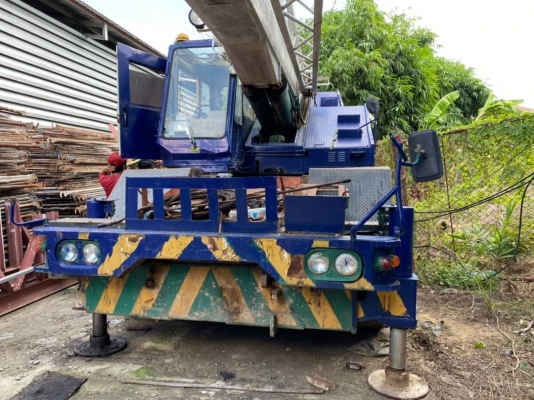 ขาย 895,000 รถเครน 4 ล้อ 25 ตัน Tanado TR250 M