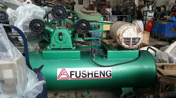 ปั้มลมฟูเช็ง 5แรง ถัง300 ไฟบ้าน220 ปั้มลมฟูเช็ง 5แรง ถัง300 ไฟบ้าน220