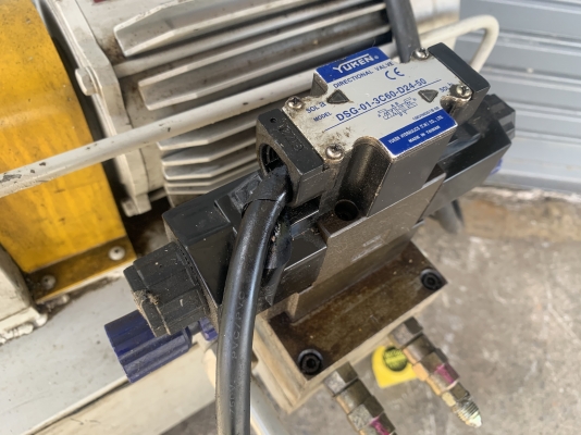 ขายชุดปั๊มน้ำมันไฮโดรลิค Vane pump พร้อมมอเตอร์ Mitsubishi 3HP. 380V พร้อมชุดวาล์วคอนโทรล 24Vdc 1ชุด และแผงระบายอากาศ สภาพสวยใหม่มาก พร้อมใช้งาน ขายชุดปั๊มน้ำมันไฮโดรลิค Vane pump พร้อมมอเตอร์ Mitsubishi 3HP. 380V พร้อมชุดวาล์วคอนโทรล 24Vdc 1ชุด และแผงระบายอากาศ สภาพสวยใหม่มาก พร้อมใช้งาน