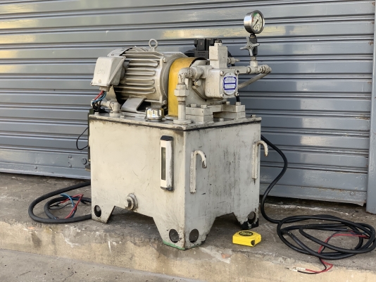 ขายชุดปั๊มน้ำมันไฮโดรลิค Vane pump พร้อมมอเตอร์ Mitsubishi 3HP. 380V พร้อมชุดวาล์วคอนโทรล 24Vdc 1ชุด และแผงระบายอากาศ สภาพสวยใหม่มาก พร้อมใช้งาน